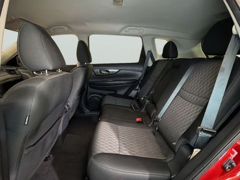 Used 2018 Nissan Rogue SV FWD image 33