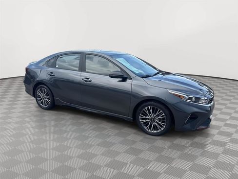 Used 2024 Kia Forte GT-Line w/ GT-Line Premium Package FWD image 3
