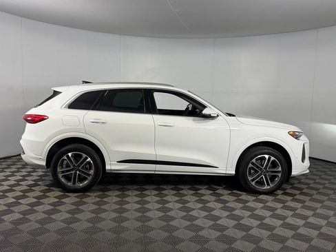 Used 2025 Audi Q5 Premium w/ Convenience Package AWD/4WD image 5