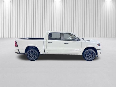 New 2026 RAM 1500 4x4 Crew Cab image 3