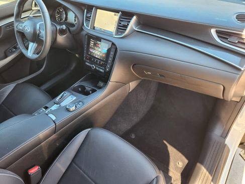 Used 2024 INFINITI QX50 Sport image 16