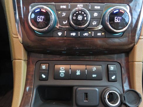 Used 2017 Buick Enclave Premium w/ Enclave Sport Touring Edition FWD image 25