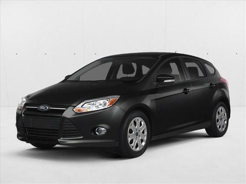 Used 2014 Ford Focus SE w/ SE Sport Package FWD image 1