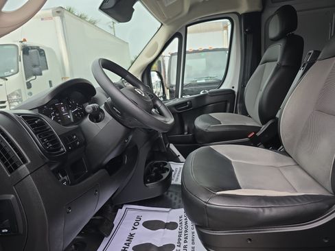 Used 2024 RAM ProMaster 2500 w/ Convenience Group FWD image 24