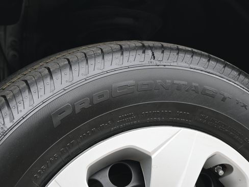 Used 2023 Toyota RAV4 LE image 59