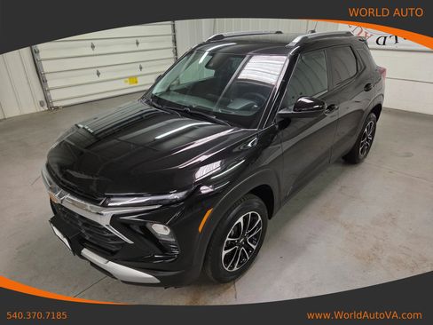 Used 2025 Chevrolet TrailBlazer LT AWD/4WD image 1