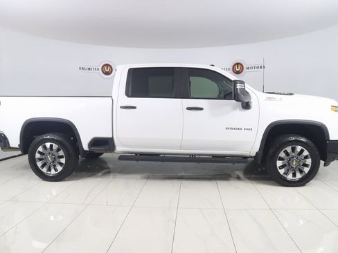 Used 2024 Chevrolet Silverado 2500 Custom w/ Custom Convenience Package image 2