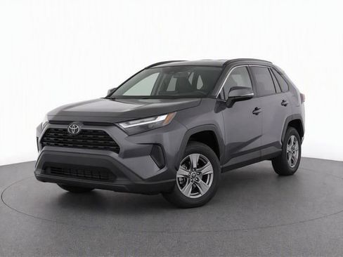 Used 2025 Toyota RAV4 XLE FWD image 8