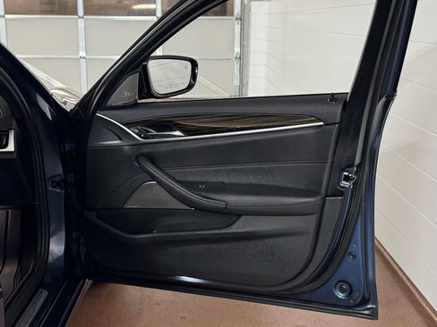 Used 2023 BMW 530i xDrive w/ Premium Package image 47