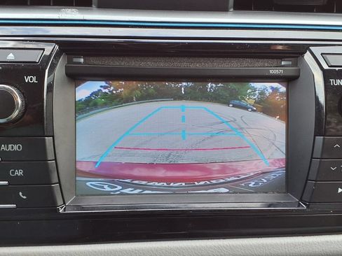 Used 2016 Toyota Corolla LE FWD image 16