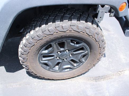 Used 2016 Jeep Wrangler Sport AWD/4WD image 4
