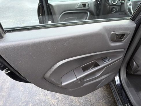 Used 2018 Ford Fiesta SE image 21