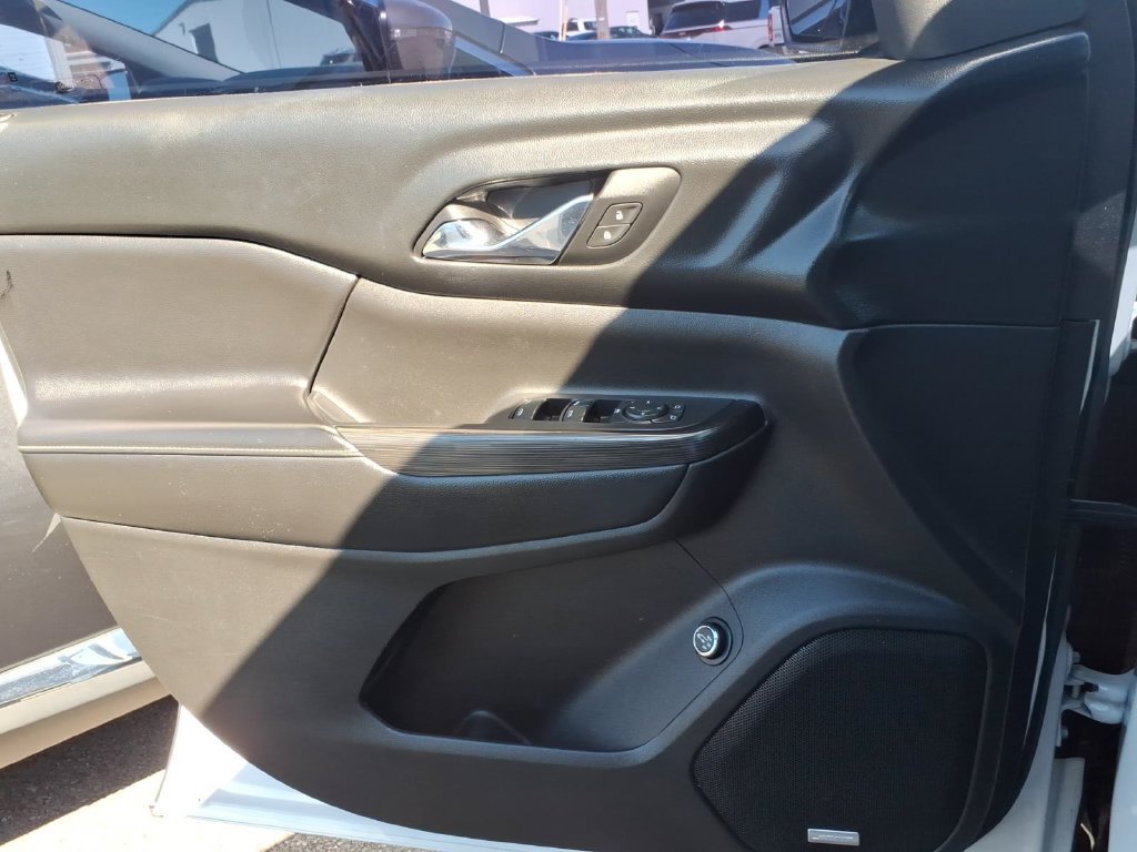 Used 2018 GMC Acadia SLT FWD image 17