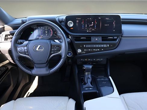 Used 2022 Lexus ES 300h w/ Luxury Package image 15