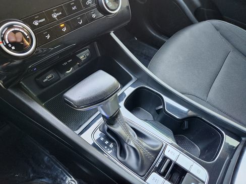 Used 2022 Hyundai Tucson SE image 14