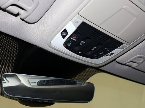 Used 2024 Acura MDX SH-AWD w/ Technology Package image 25