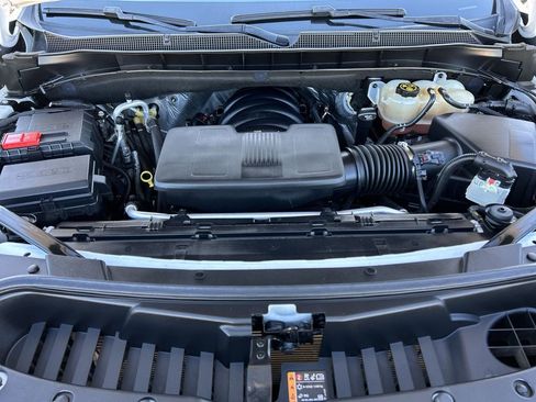 Used 2022 Chevrolet Suburban Premier image 30