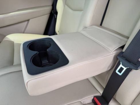 Used 2017 Cadillac XT5 FWD image 37