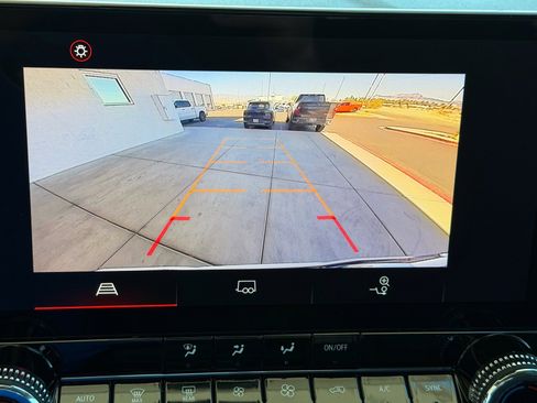 Used 2024 GMC Canyon Elevation w/ Convenience Package image 13