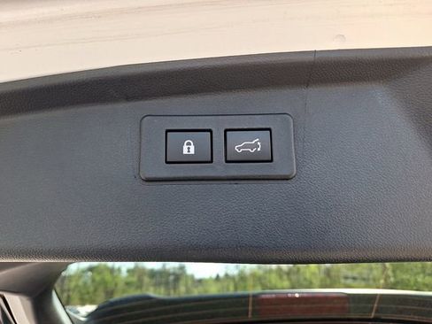 Certified 2025 Subaru Outback Premium w/ Popular Package #1A AWD/4WD image 47