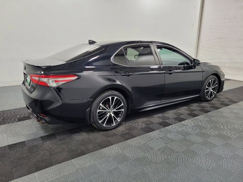 Used 2019 Toyota Camry SE image 10