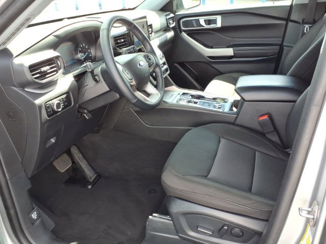 Used 2023 Ford Explorer XLT AWD/4WD image 14