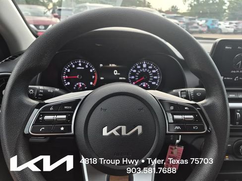 Certified 2023 Kia Forte LXS w/ LXS Technology Package FWD image 24