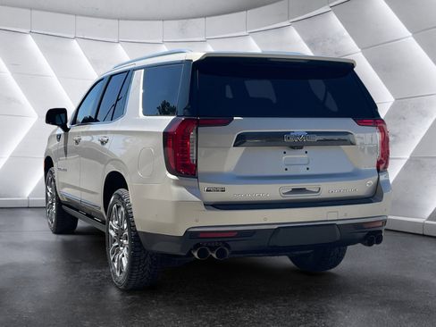 Used 2024 GMC Yukon Denali Ultimate AWD/4WD image 4