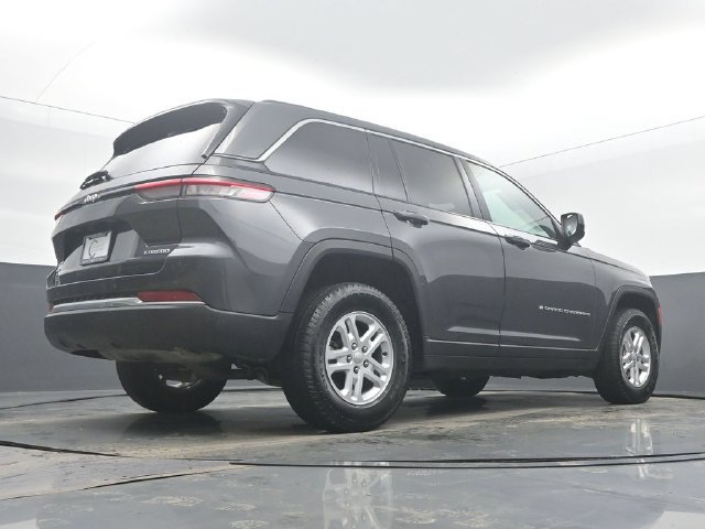 Used 2024 Jeep Grand Cherokee Laredo AWD/4WD image 51