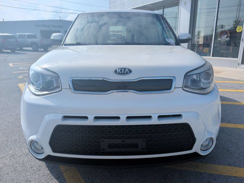 Used 2015 Kia Soul ! FWD image 2
