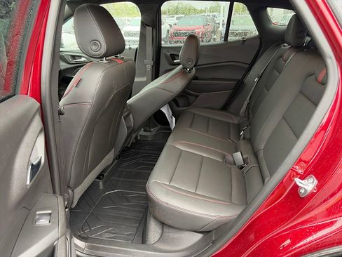 Used 2025 Chevrolet Trax RS w/ Sunroof Package FWD image 25