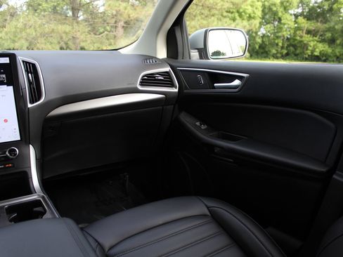 Used 2023 Ford Edge SEL w/ Convenience Package AWD/4WD image 12