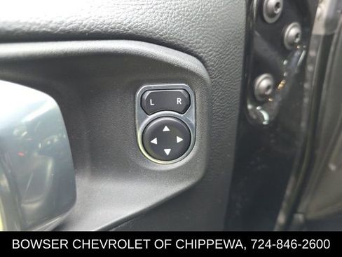 Used 2022 Jeep Wrangler Unlimited Sahara image 12