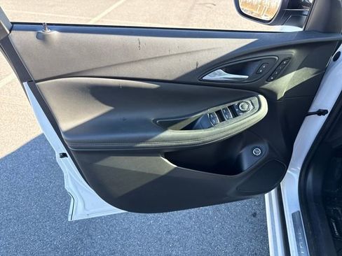 Used 2020 Buick Encore GX Essence w/ Experience Buick Package image 22