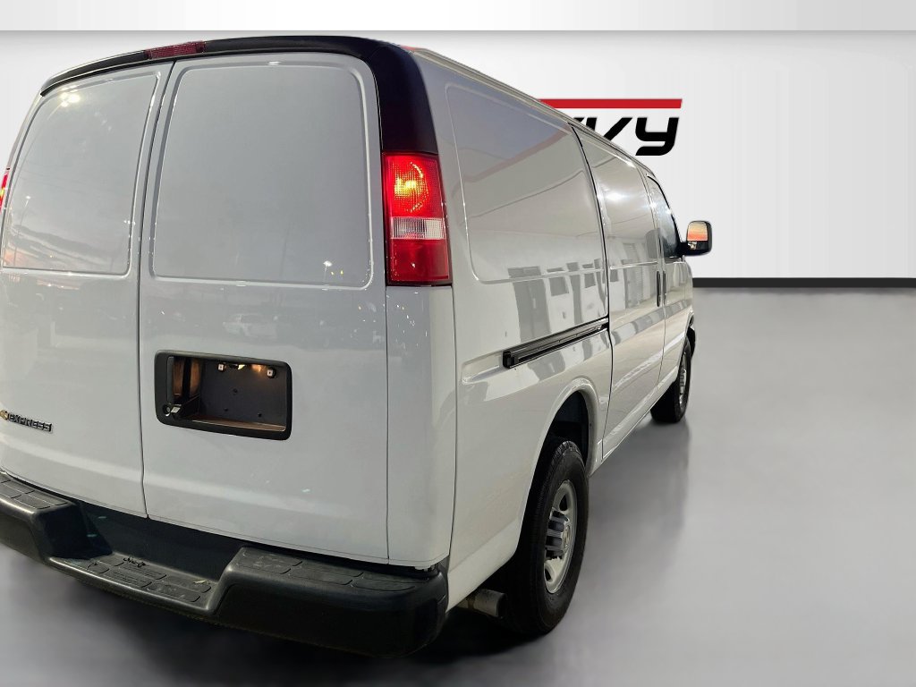 Used 2025 Chevrolet Express 2500 w/ Communications Package RWD image 7