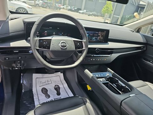Used 2025 Nissan Murano SV AWD/4WD image 21