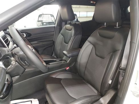 New 2026 Jeep Compass Latitude image 17