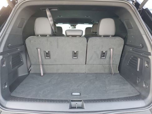 Used 2025 Chevrolet Traverse LT w/ Driver Confidence Package image 30