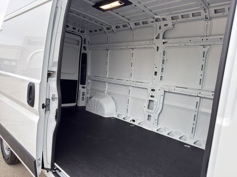 New 2026 RAM ProMaster 3500 w/ Convenience Group image 30