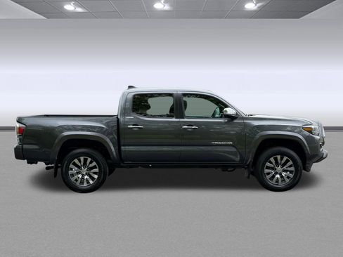 Used 2021 Toyota Tacoma Limited AWD/4WD image 7
