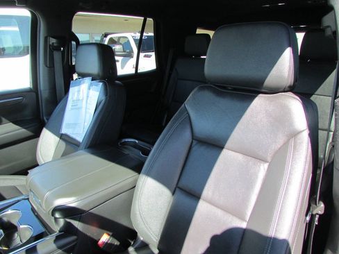 Used 2025 Chevrolet Tahoe LT AWD/4WD image 16