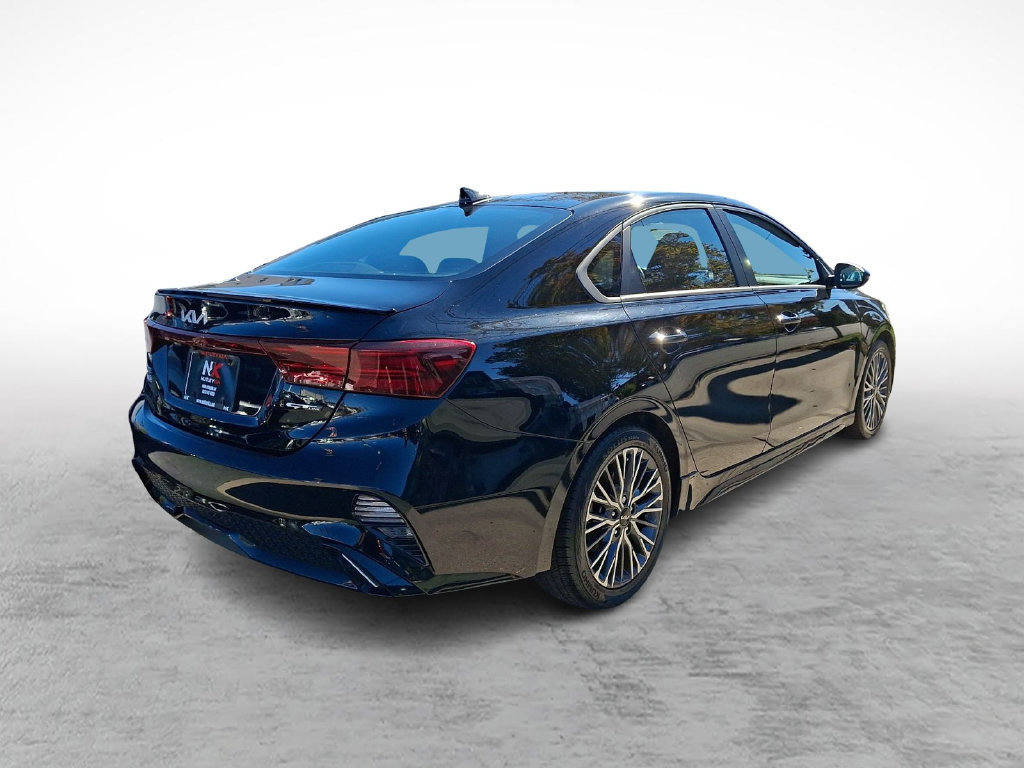 Used 2023 Kia Forte GT-Line w/ GT-Line Premium Package FWD image 5