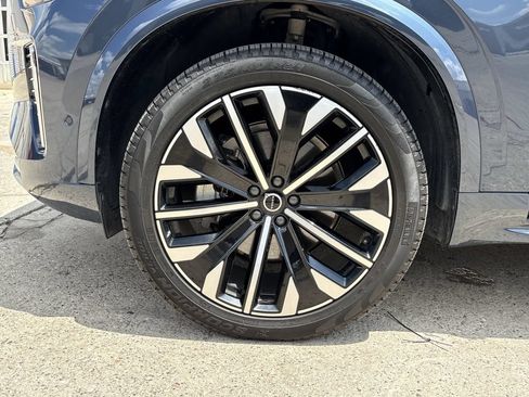 Used 2026 Volvo XC90 B5 Plus w/ Protection Package Premier AWD/4WD image 9