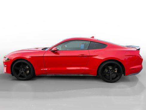 Used 2020 Ford Mustang Coupe image 2