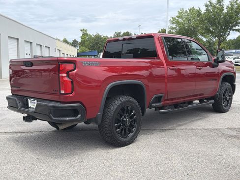 Used 2025 Chevrolet Silverado 2500 LTZ w/ LTZ Plus Package AWD/4WD image 12