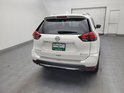 Used 2017 Nissan Rogue SV AWD/4WD image 7