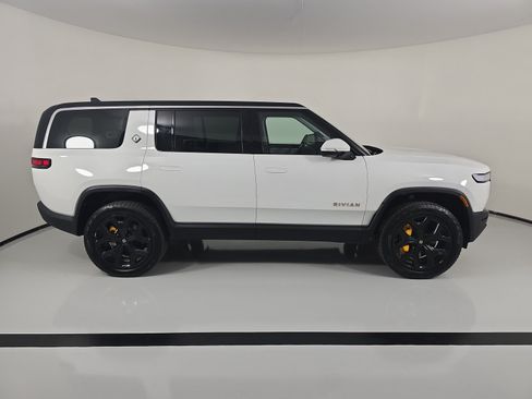 Used 2024 Rivian R1S Adventure AWD/4WD image 6
