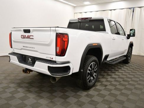 Used 2023 GMC Sierra 2500 AT4 image 8