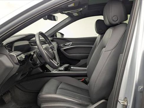 Used 2023 Audi e-tron Premium image 13