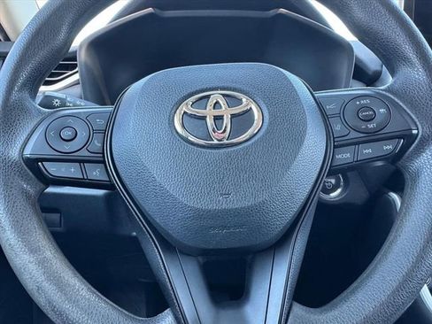 Used 2023 Toyota RAV4 XLE AWD/4WD image 16